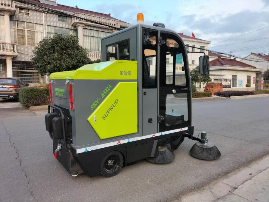 广元龙建清扫车_0